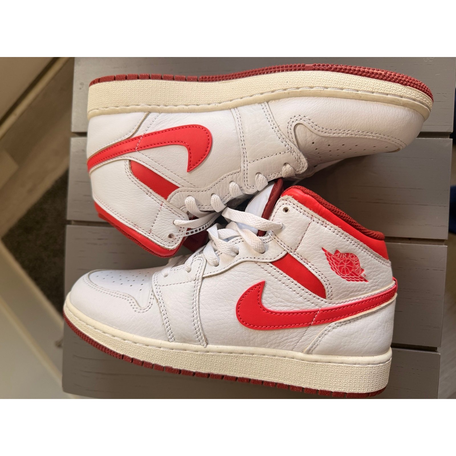 New Nike Air Jordan 1 Mid Se Dune Red Boys 6